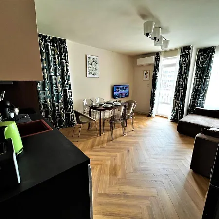 アパート Bravo 5 *